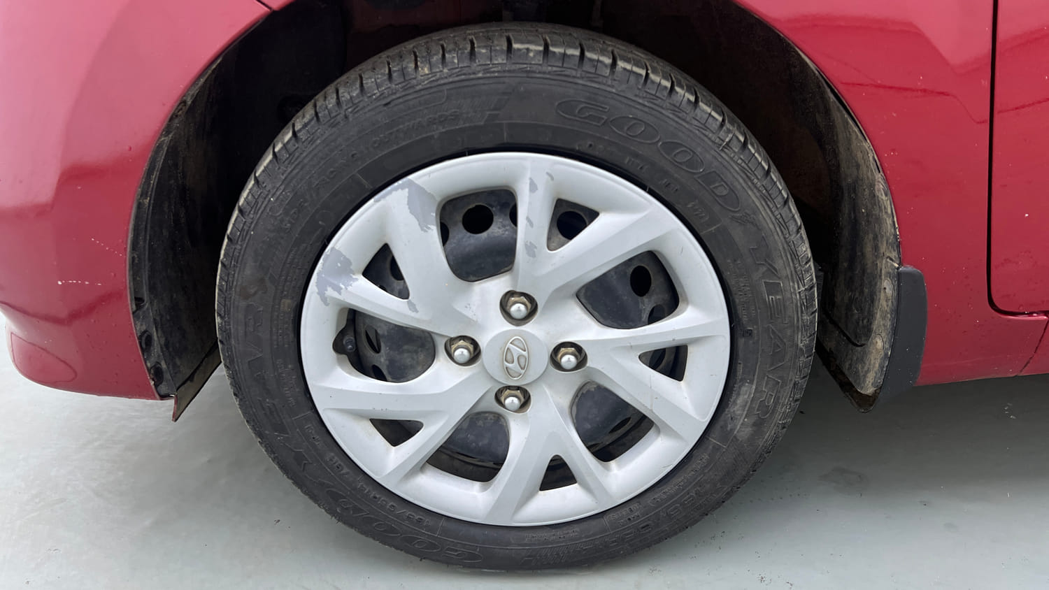 Used 2019 Hyundai Grand i10 Sportz 1.2 Kappa VTVT Petrol Manual tyres LEFT FRONT TYRE RIM VIEW