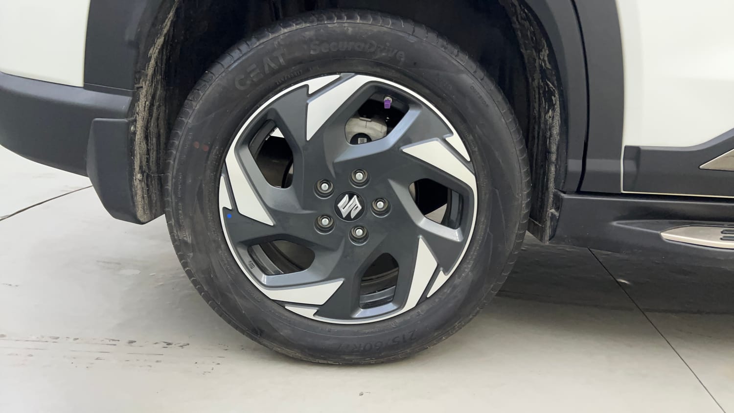 Used 2026 Maruti Suzuki Victoris ZXI+ (O) MT 2W Petrol Manual tyres RIGHT REAR TYRE RIM VIEW