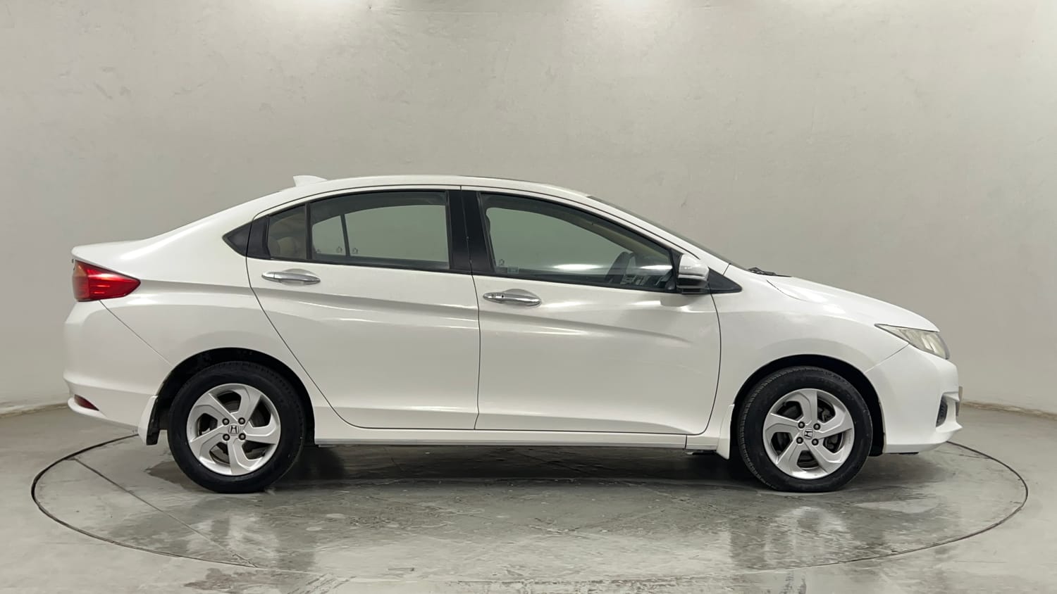 Used 2016 Honda City VX Diesel Diesel Manual exterior RIGHT SIDE VIEW