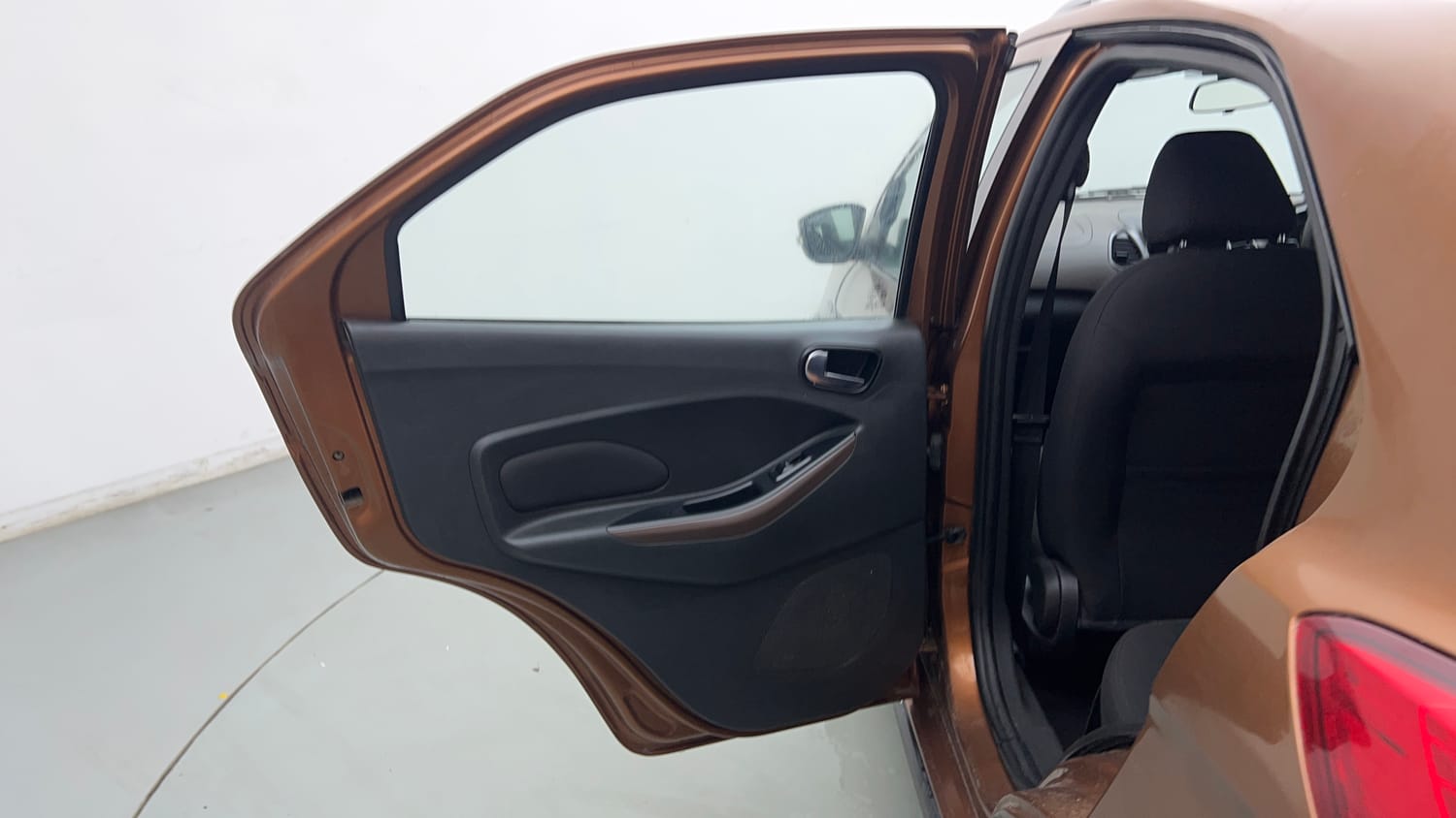 Used 2018 Ford Freestyle Titanium 1.2 Ti-VCT Petrol Manual interior LEFT REAR DOOR OPEN VIEW