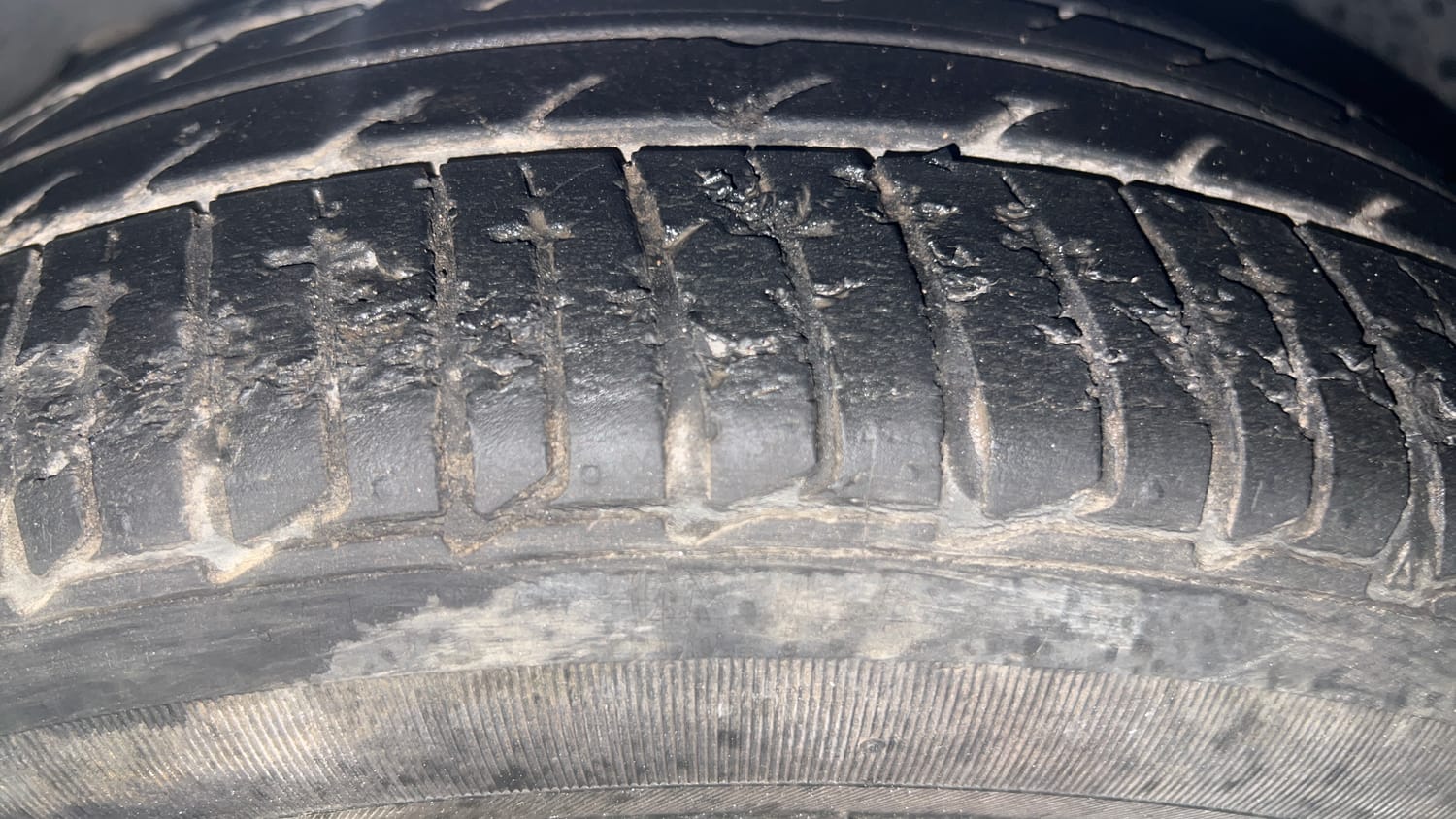 Used 2021 Tata Tigor XZ Plus Petrol Manual tyres LEFT FRONT TYRE TREAD VIEW
