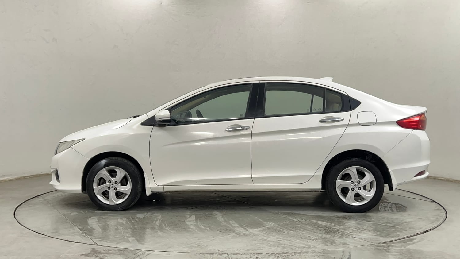 Used 2016 Honda City VX Diesel Diesel Manual exterior LEFT SIDE VIEW