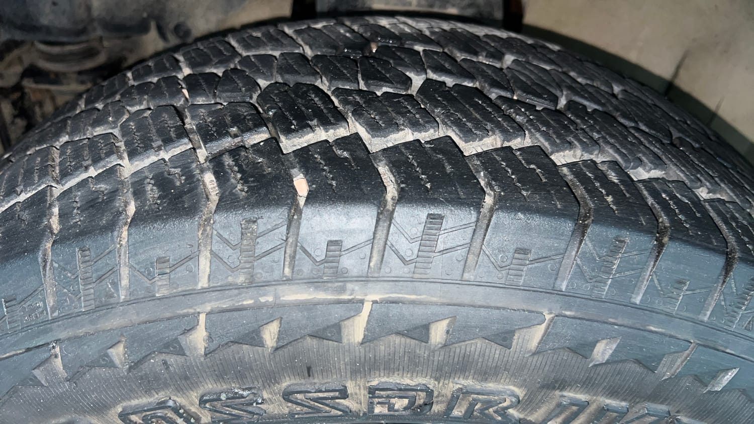 Used 2023 mahindra Thar LX Hard Top Diesel MT 4WD Diesel Manual tyres LEFT FRONT TYRE TREAD VIEW