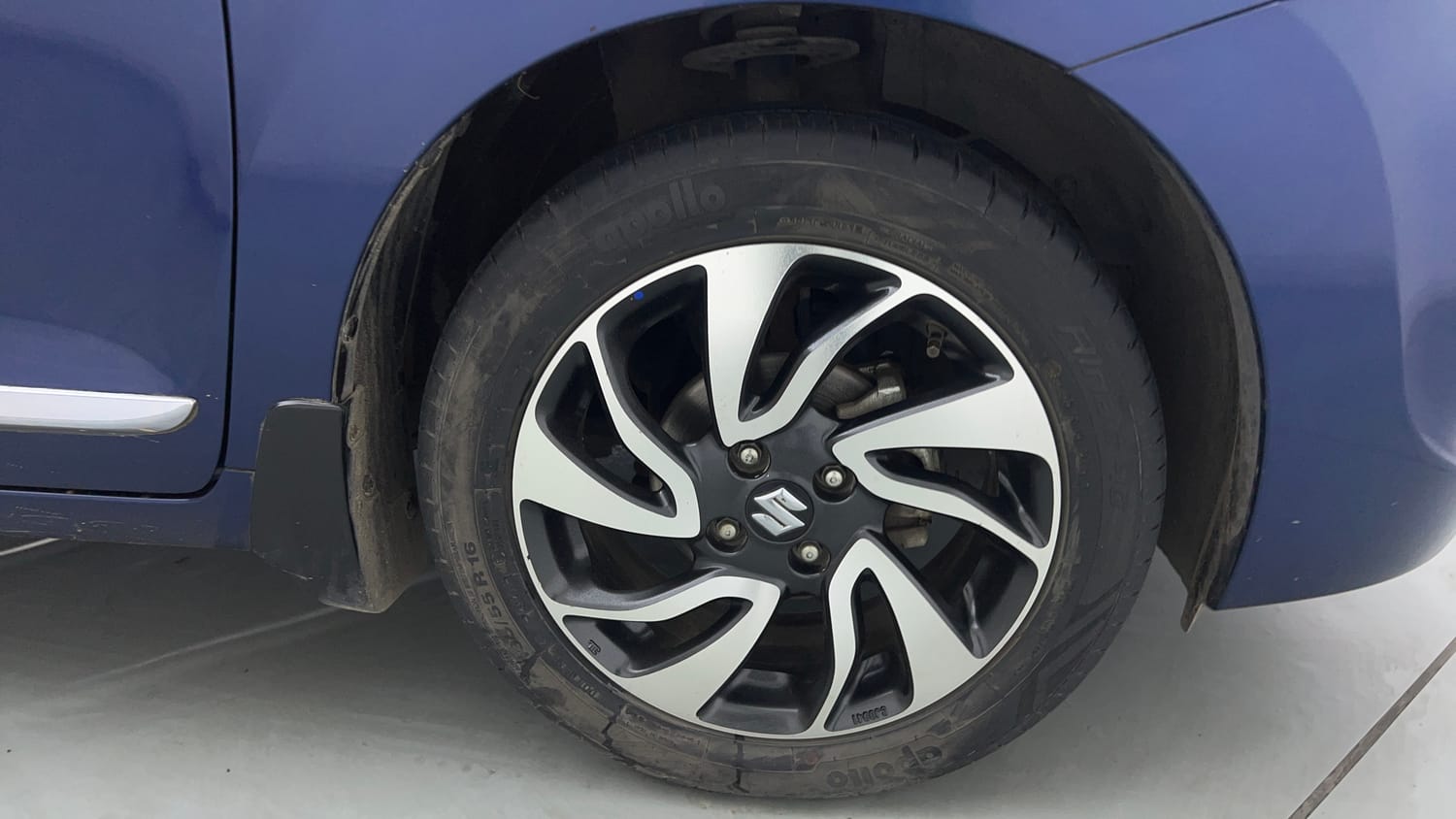 Used 2021 Maruti Suzuki Baleno Zeta Automatic Petrol Automatic tyres RIGHT FRONT TYRE RIM VIEW