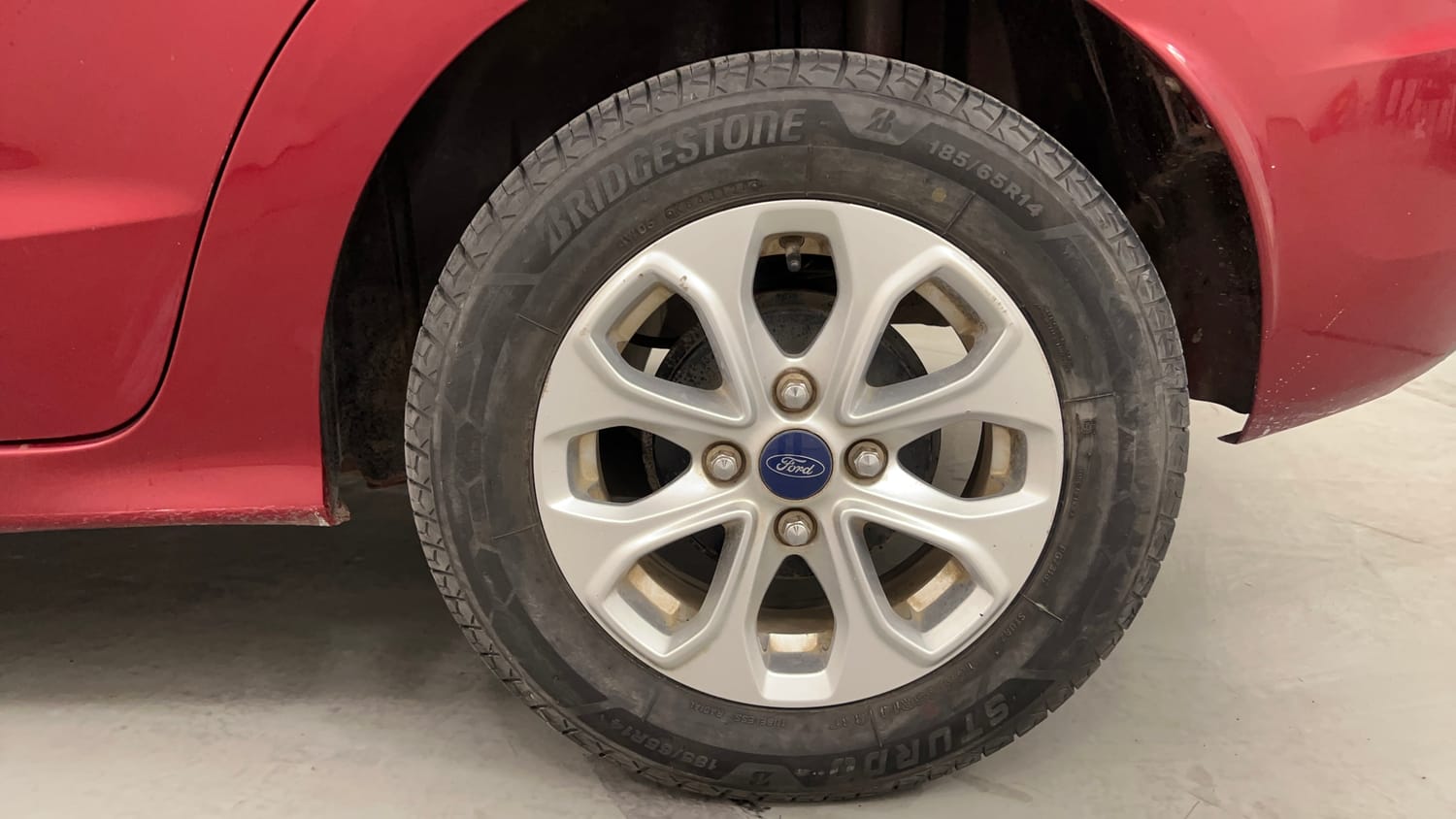 Used 2017 Ford Figo Aspire Titanium 1.2 Ti-VCT Petrol Manual tyres LEFT REAR TYRE RIM VIEW