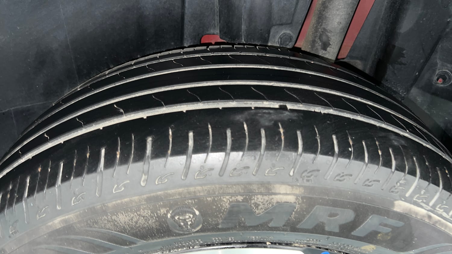 Used 2025 Maruti Suzuki Brezza Zxi Plus AT Dual Tone Petrol Automatic tyres LEFT REAR TYRE TREAD VIEW