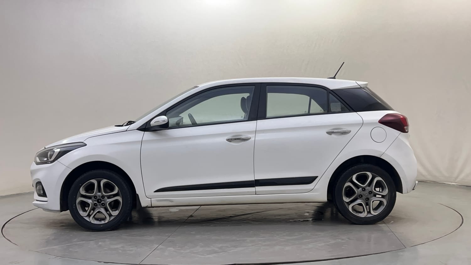 Used 2019 Hyundai Elite i20 Asta 1.2 AT Petrol Automatic exterior LEFT SIDE VIEW
