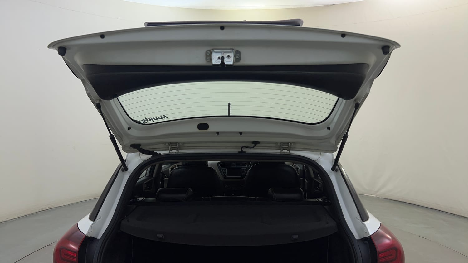 Used 2019 Hyundai Elite i20 Asta 1.2 AT Petrol Automatic interior DICKY DOOR OPEN VIEW