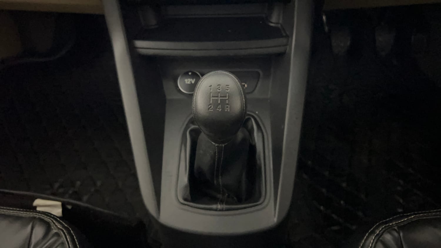 Used 2021 Ford Figo Aspire Titanium Plus 1.2 Ti-VCT Petrol Manual interior GEAR  KNOB VIEW
