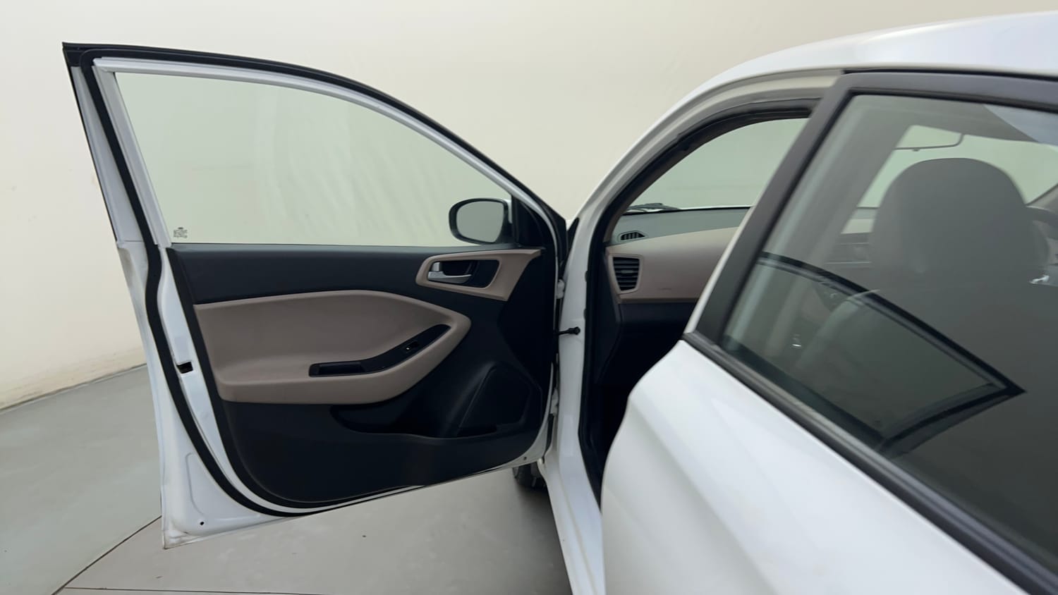 Used 2019 Hyundai Elite i20 Asta 1.2 AT Petrol Automatic interior LEFT FRONT DOOR OPEN VIEW