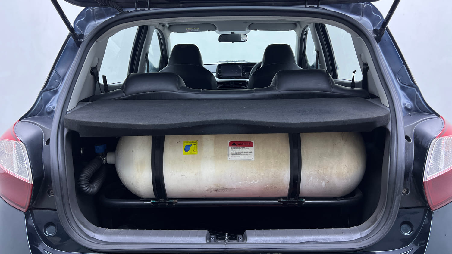 Used 2022 Hyundai Grand i10 Nios Sportz 1.2 Kappa VTVT CNG Cng Manual interior DICKY INSIDE VIEW