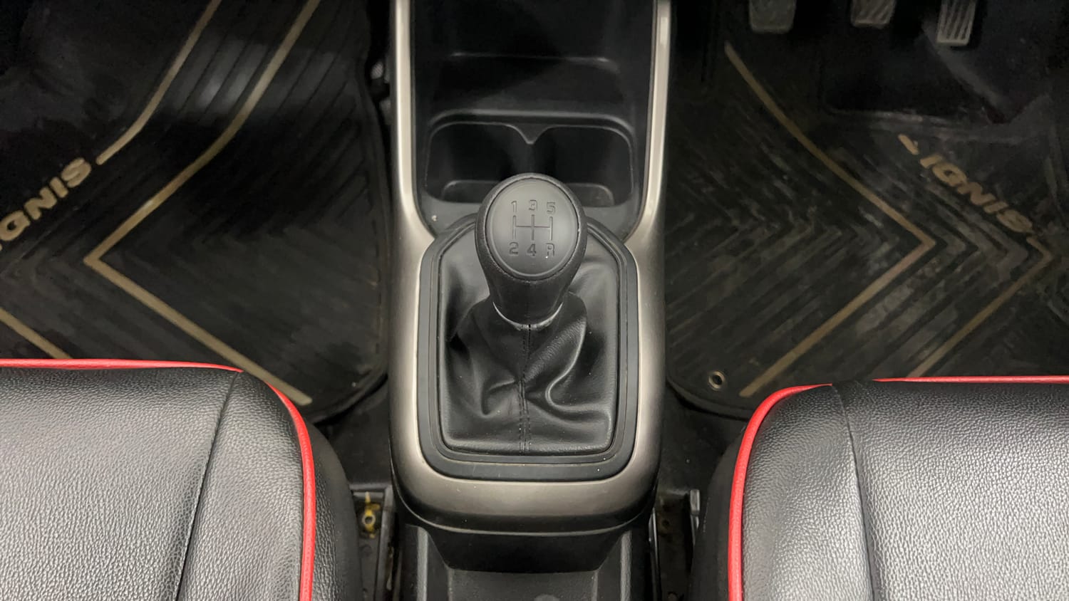 Used 2019 Maruti Suzuki Ignis Sigma 1.2 MT Petrol Manual interior GEAR  KNOB VIEW