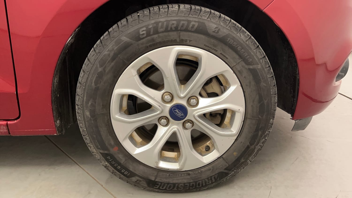 Used 2017 Ford Figo Aspire Titanium 1.2 Ti-VCT Petrol Manual tyres RIGHT FRONT TYRE RIM VIEW