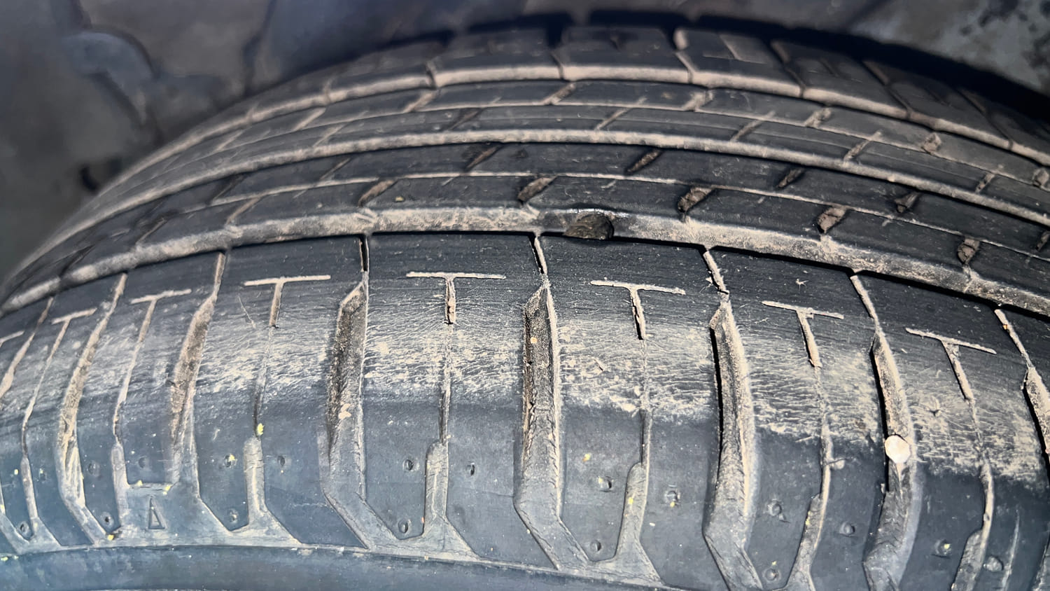 Used 2022 Hyundai Verna SX 1.5 MPi Petrol Manual tyres LEFT REAR TYRE TREAD VIEW