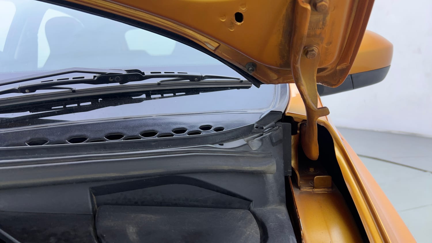 Used 2018 Tata Tiago Revotorq XT Diesel Manual engine ENGINE LEFT SIDE HINGE & APRON VIEW