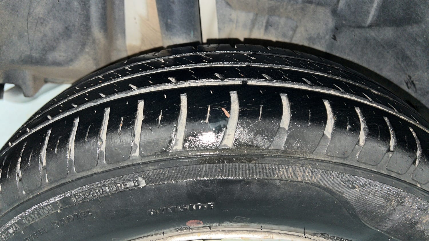 Used 2020 Maruti Suzuki Swift LXi Petrol Manual tyres RIGHT REAR TYRE TREAD VIEW