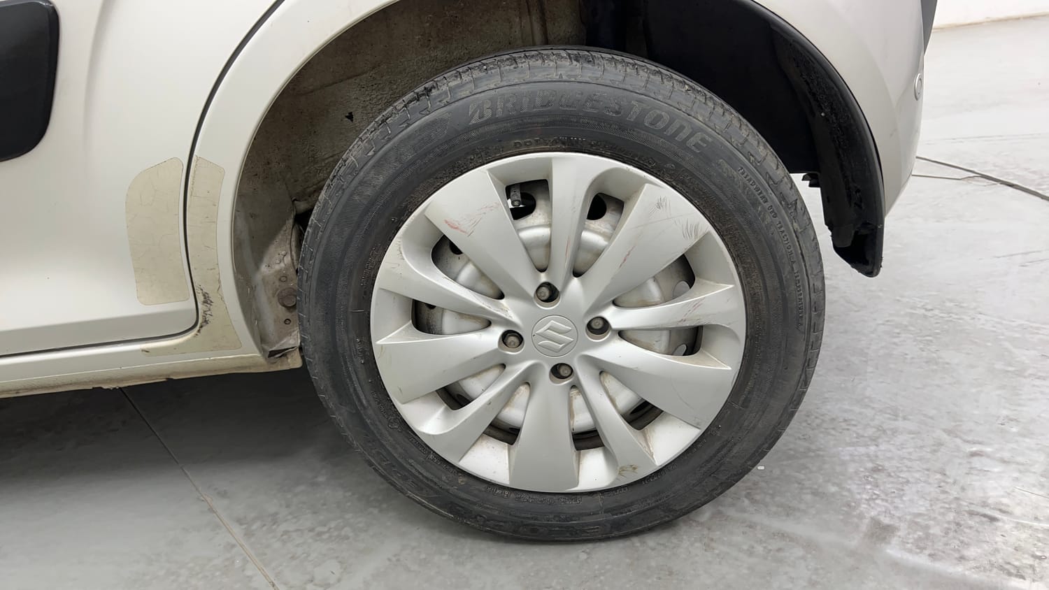 Used 2019 Maruti Suzuki Ignis Sigma 1.2 MT Petrol Manual tyres LEFT REAR TYRE RIM VIEW