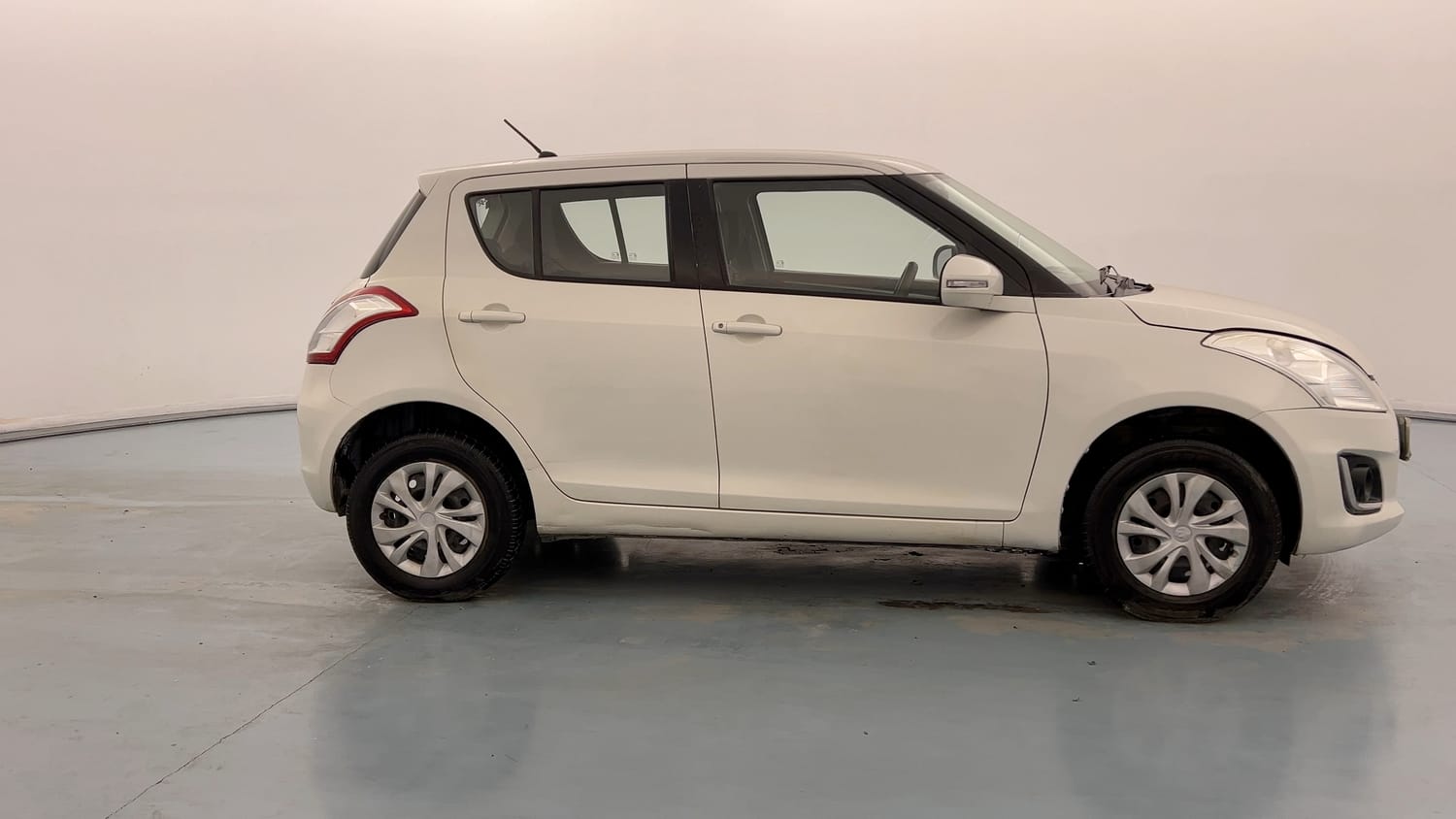Used 2017 Maruti Suzuki Swift VXI (O) Petrol Manual exterior RIGHT SIDE VIEW