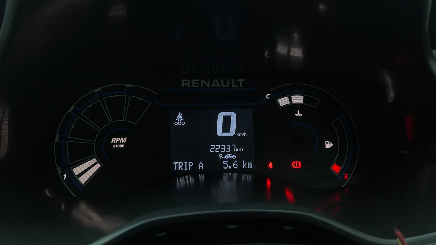 Used 2025 Renault Kiger RXE Petrol Manual interior CLUSTERMETER VIEW