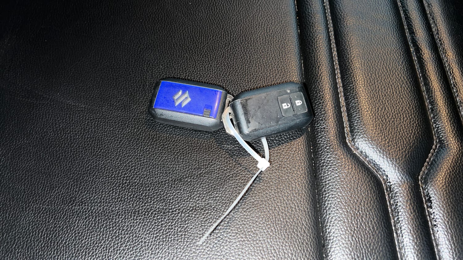 Used 2025 Maruti Suzuki Brezza Zxi Plus AT Dual Tone Petrol Automatic extra CAR KEY VIEW