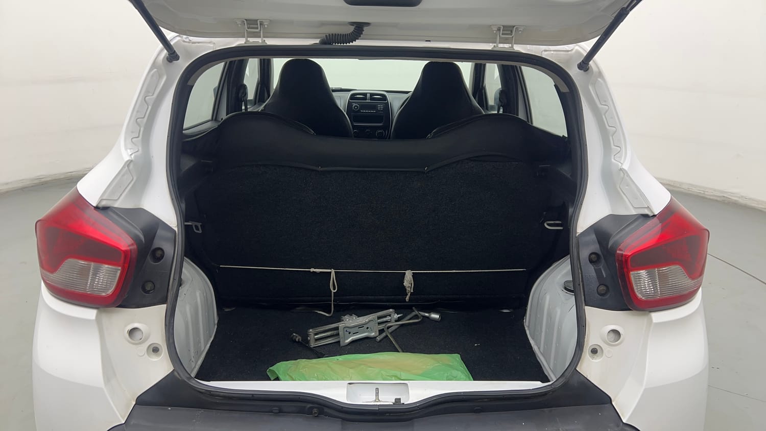Used 2019 Renault Kwid RXL Petrol Manual interior DICKY INSIDE VIEW