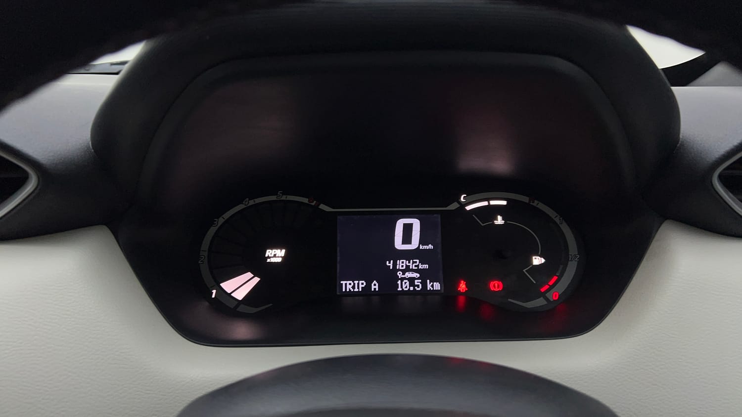 Used 2024 Nissan Magnite XL Petrol Manual interior CLUSTERMETER VIEW