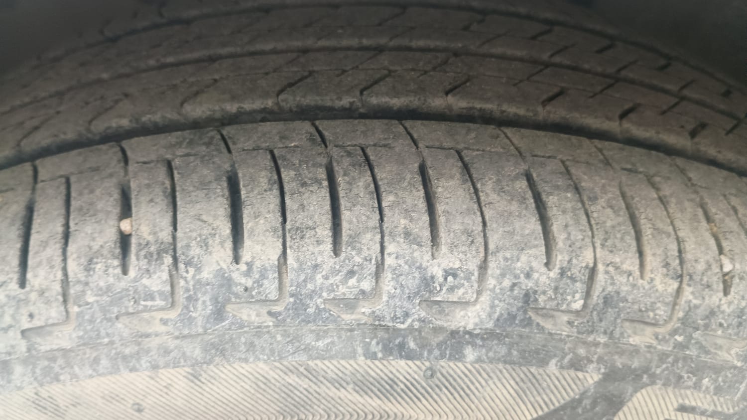 Used 2023 Honda City ZX Petrol Petrol Manual tyres LEFT FRONT TYRE TREAD VIEW