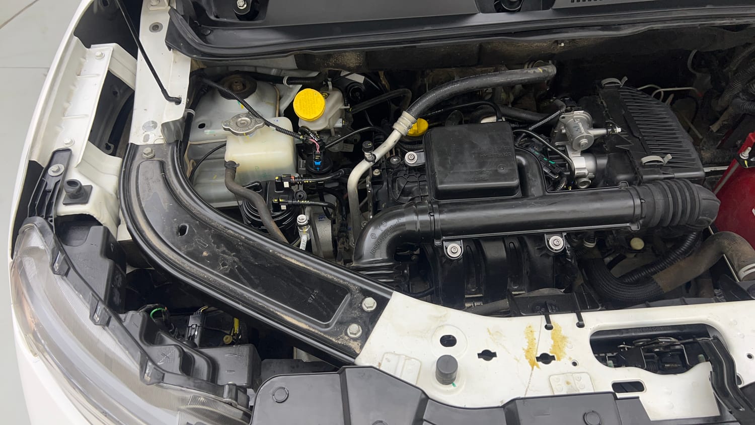 Used 2025 Renault Kiger RXE Petrol Manual engine ENGINE RIGHT SIDE VIEW