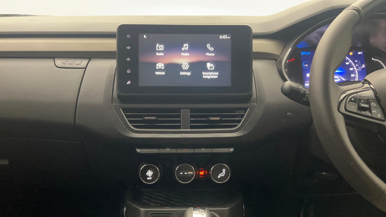 Used 2022 Renault Kiger RXZ AMT Petrol Automatic interior MUSIC SYSTEM & AC CONTROL VIEW