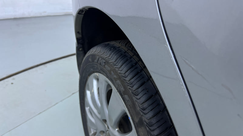 Used 2017 Maruti Suzuki Baleno Zeta 1.2 Petrol Manual dents MINOR DENT