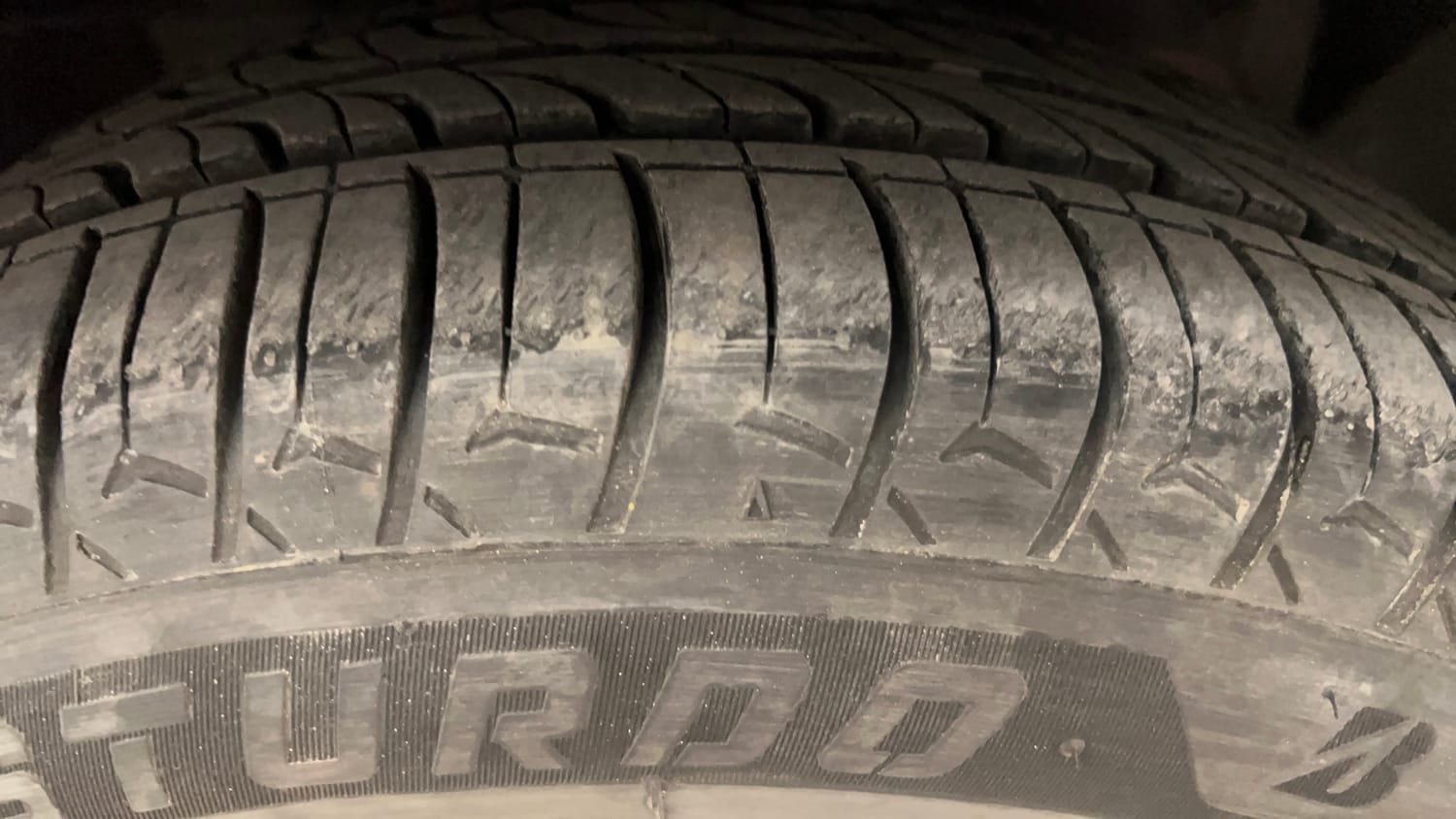 Used 2017 Ford Figo Aspire Titanium 1.2 Ti-VCT Petrol Manual tyres RIGHT FRONT TYRE TREAD VIEW