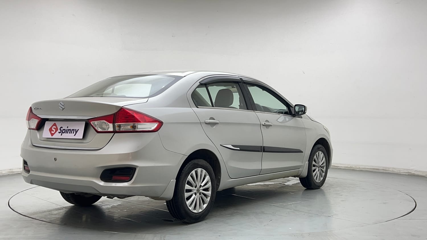 Used 2018 Maruti Suzuki Ciaz Sigma 1.4 MT Petrol Manual exterior RIGHT REAR CORNER VIEW