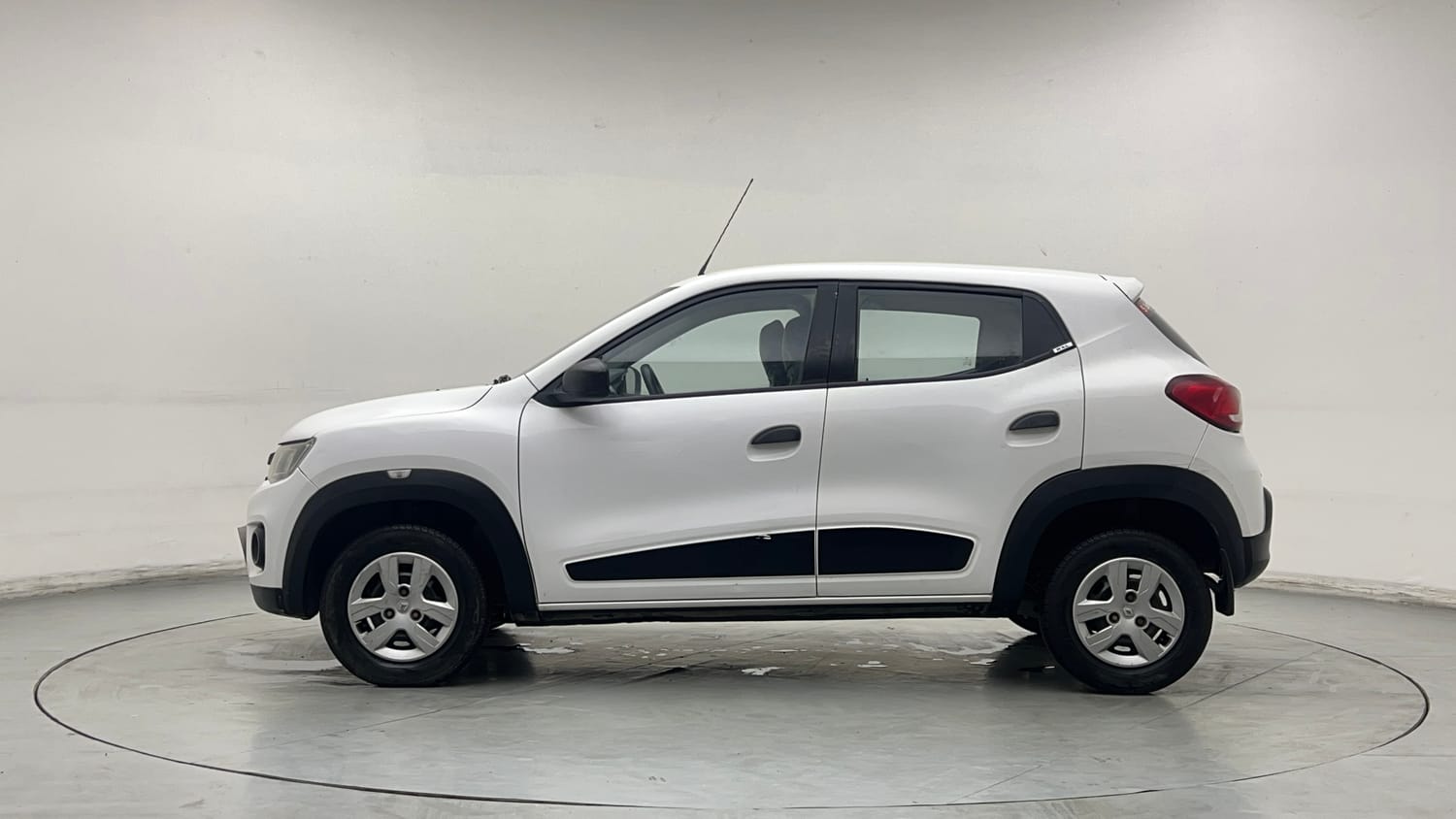 Used 2019 Renault Kwid RXL Petrol Manual exterior LEFT SIDE VIEW