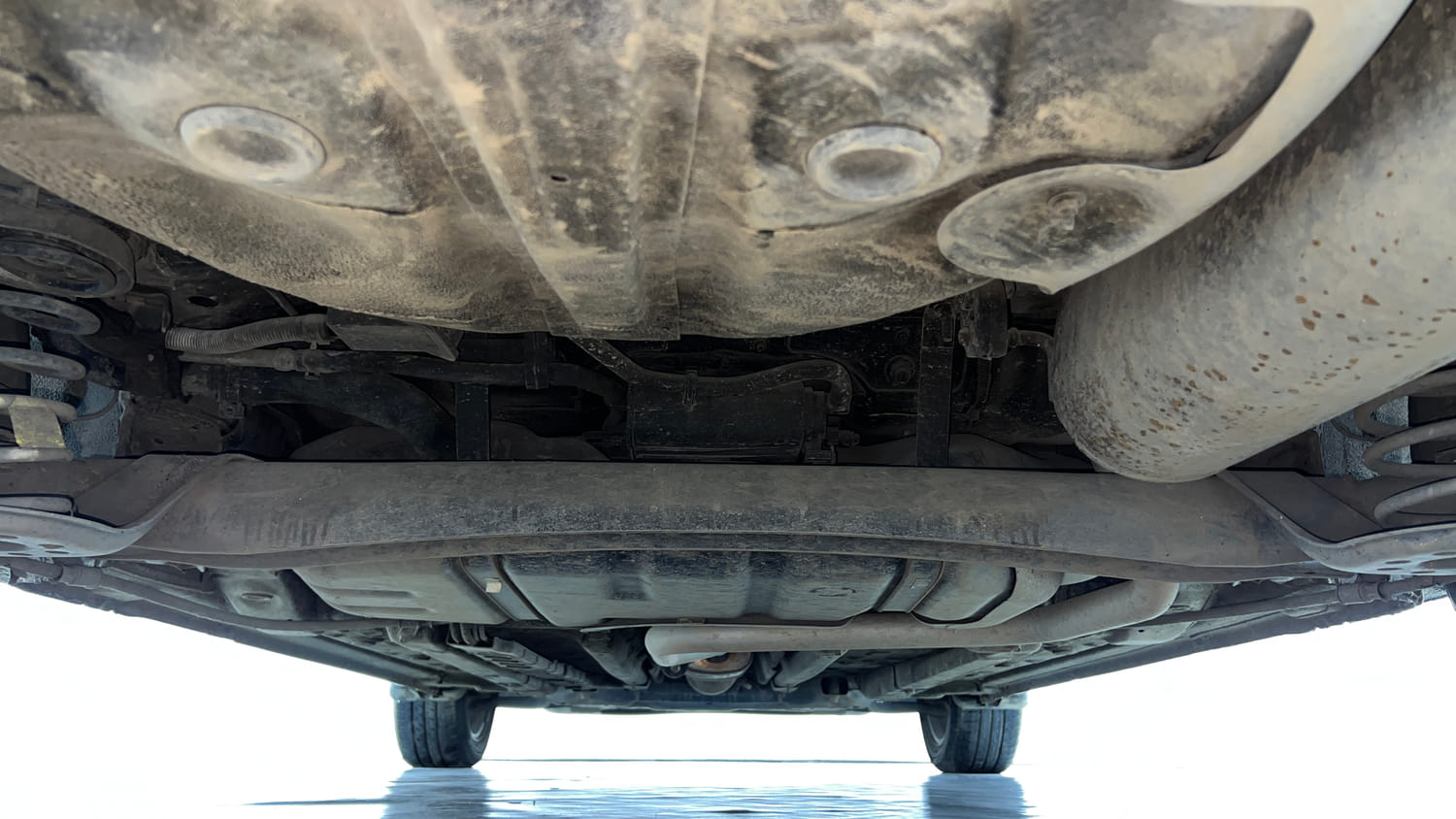 Used 2022 Hyundai Verna SX 1.5 MPi Petrol Manual extra REAR UNDERBODY VIEW (TAKEN FROM REAR)