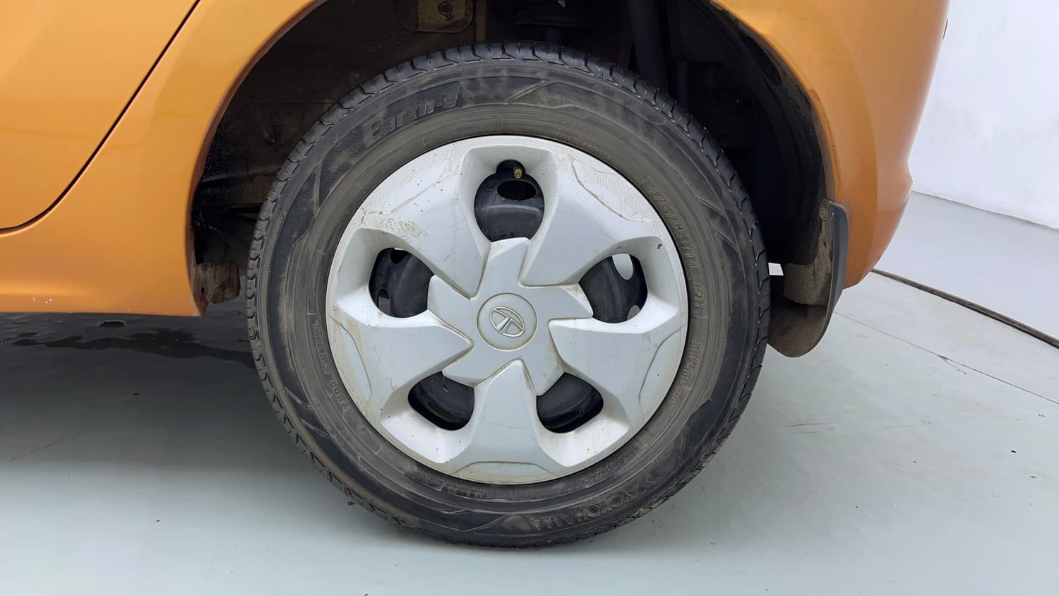 Used 2018 Tata Tiago Revotorq XT Diesel Manual tyres LEFT REAR TYRE RIM VIEW