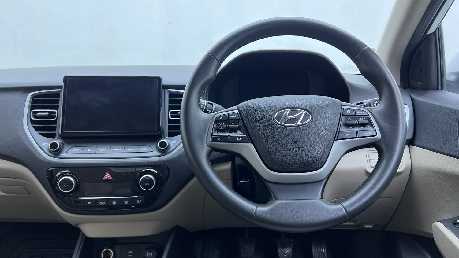 Used 2022 Hyundai Verna SX 1.5 MPi Petrol Manual interior STEERING VIEW