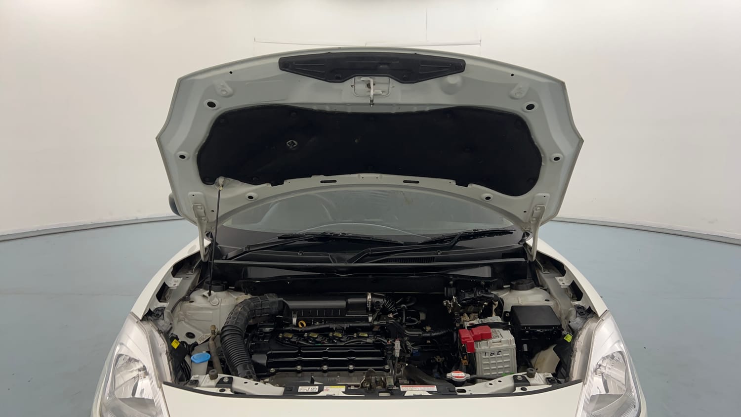 Used 2020 Maruti Suzuki Swift LXi Petrol Manual engine ENGINE & BONNET OPEN FRONT VIEW