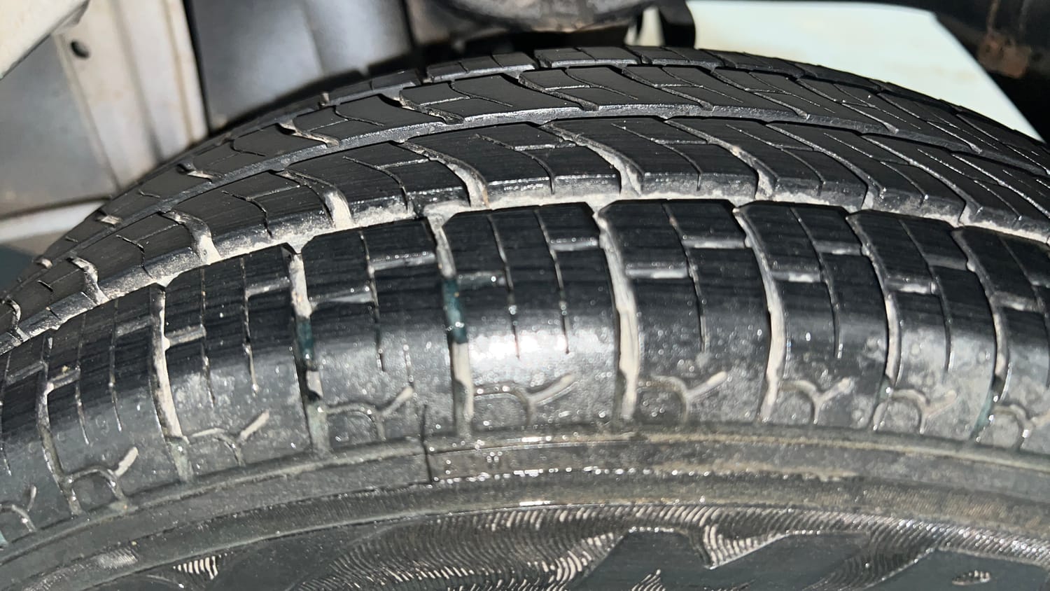 Used 2014 Maruti Suzuki Alto 800 Lxi CNG Cng Manual tyres LEFT REAR TYRE TREAD VIEW