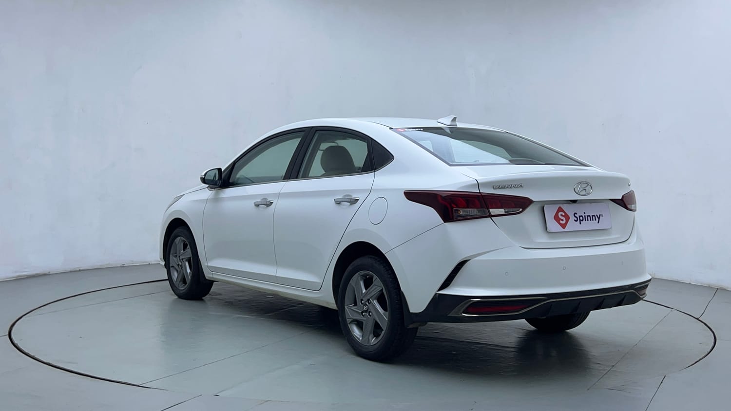 Used 2022 Hyundai Verna SX 1.5 MPi Petrol Manual exterior LEFT REAR CORNER VIEW