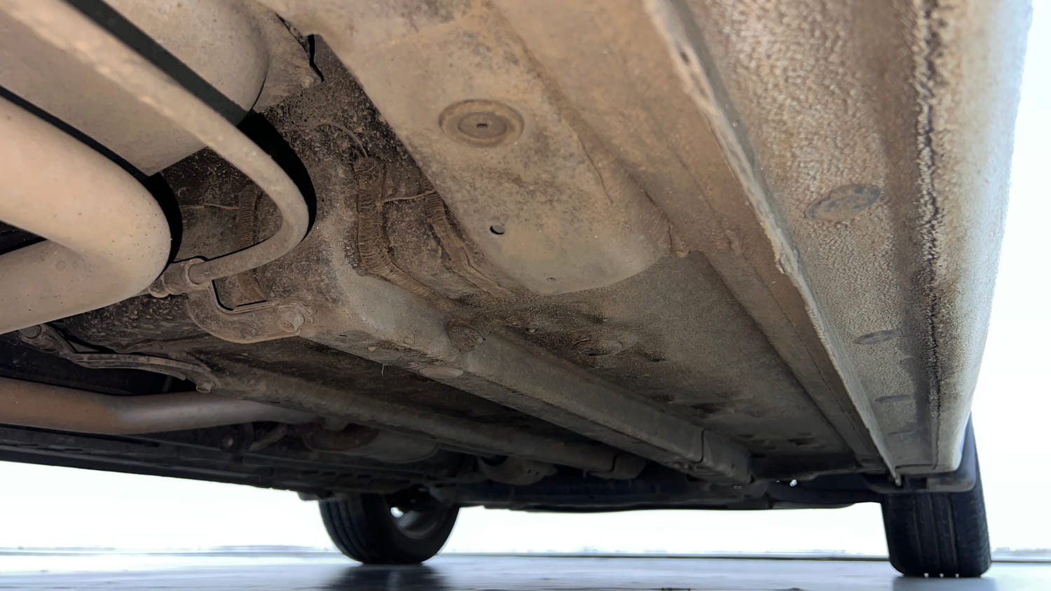Used 2022 Hyundai Verna SX 1.5 MPi Petrol Manual extra REAR RIGHT UNDERBODY VIEW