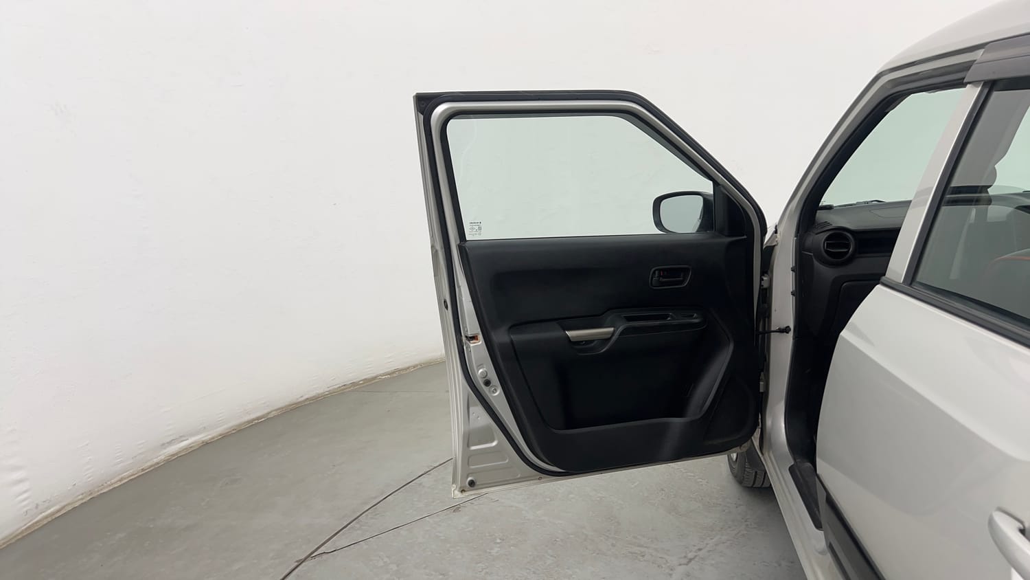 Used 2019 Maruti Suzuki Ignis Sigma 1.2 MT Petrol Manual interior LEFT FRONT DOOR OPEN VIEW