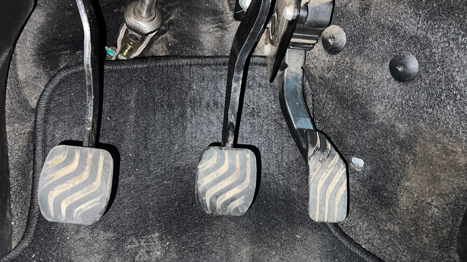 Used 2025 Renault Kiger RXE Petrol Manual interior PEDALS VIEW
