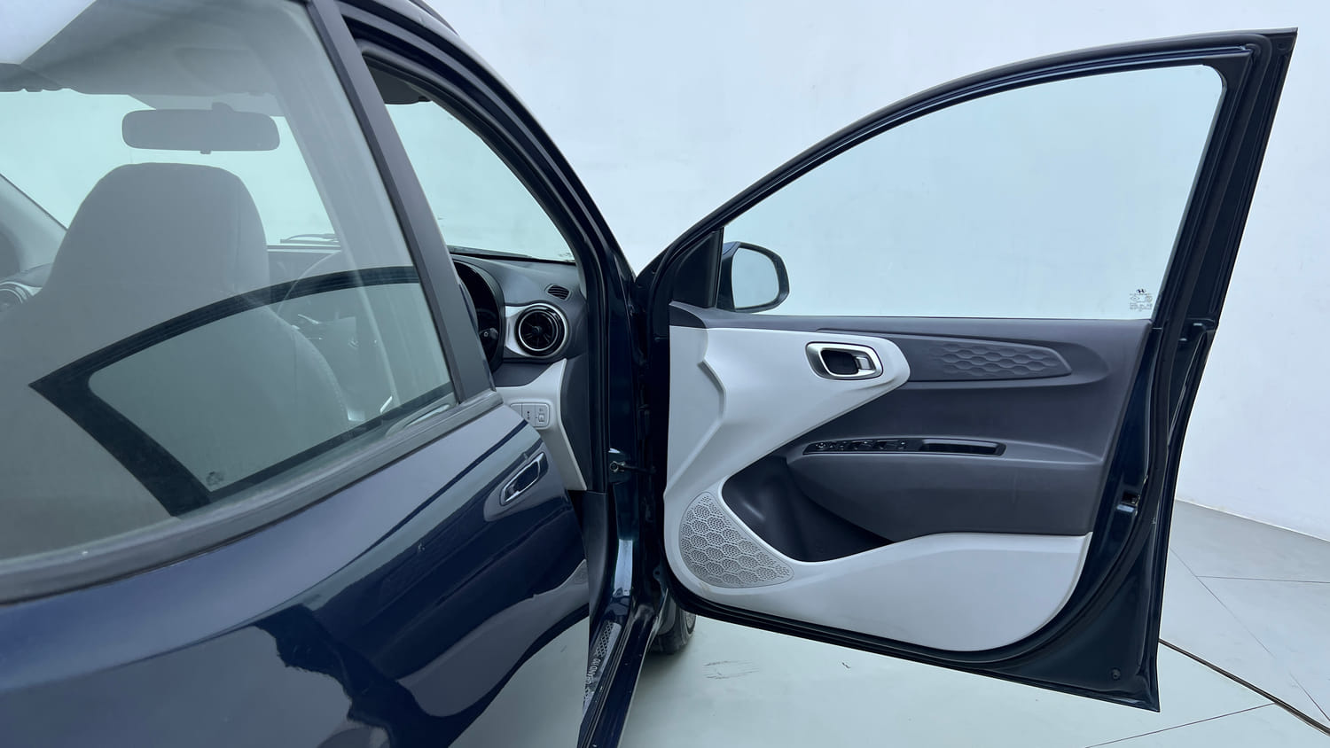 Used 2022 Hyundai Grand i10 Nios Sportz 1.2 Kappa VTVT CNG Cng Manual interior RIGHT FRONT DOOR OPEN VIEW