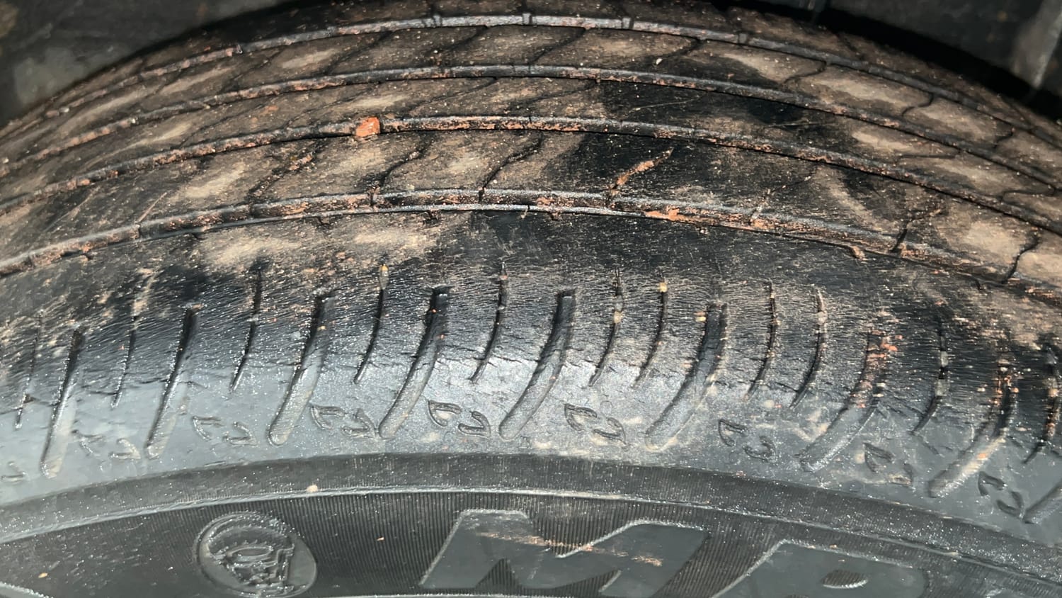 Used 2022 Renault Kiger RXZ AMT Petrol Automatic tyres LEFT REAR TYRE TREAD VIEW