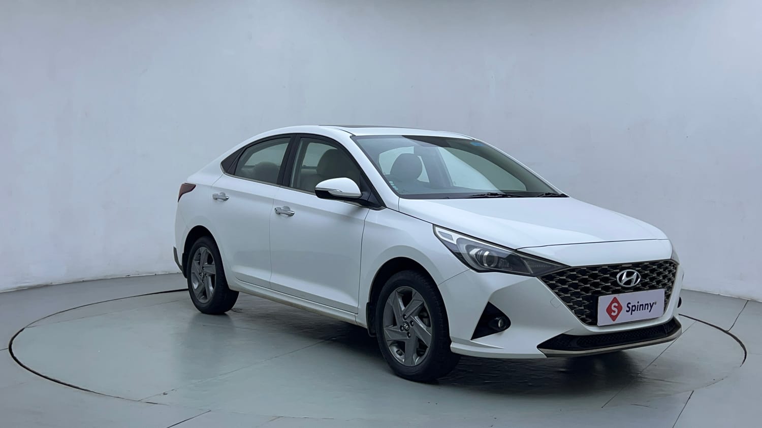 Used 2022 Hyundai Verna SX 1.5 MPi Petrol Manual exterior RIGHT FRONT CORNER VIEW