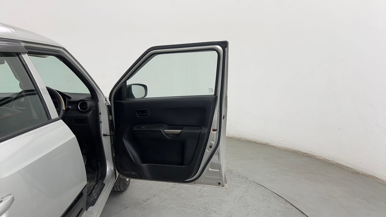 Used 2019 Maruti Suzuki Ignis Sigma 1.2 MT Petrol Manual interior RIGHT FRONT DOOR OPEN VIEW