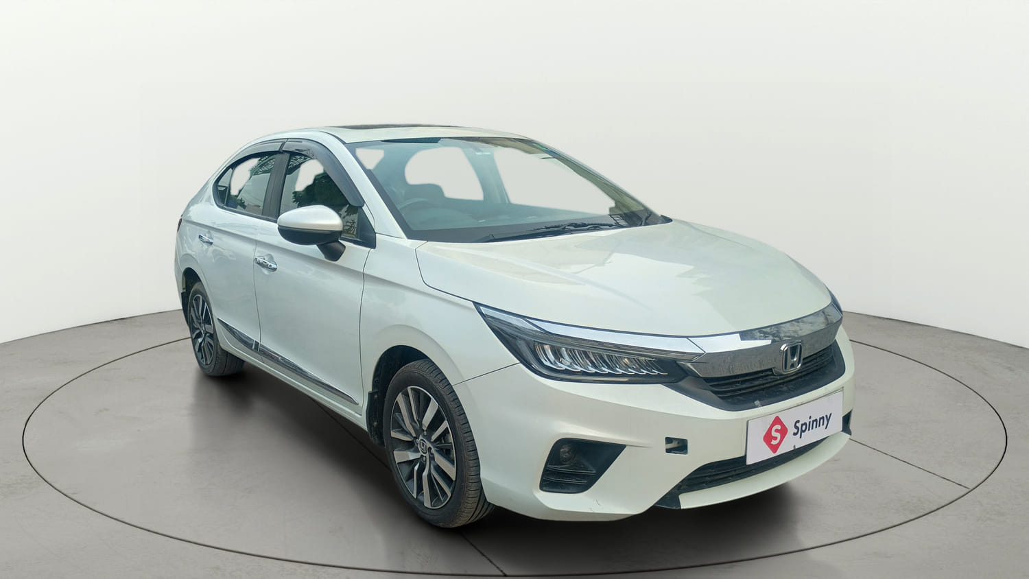 Used 2023 Honda City ZX Petrol Petrol Manual exterior RIGHT FRONT CORNER VIEW
