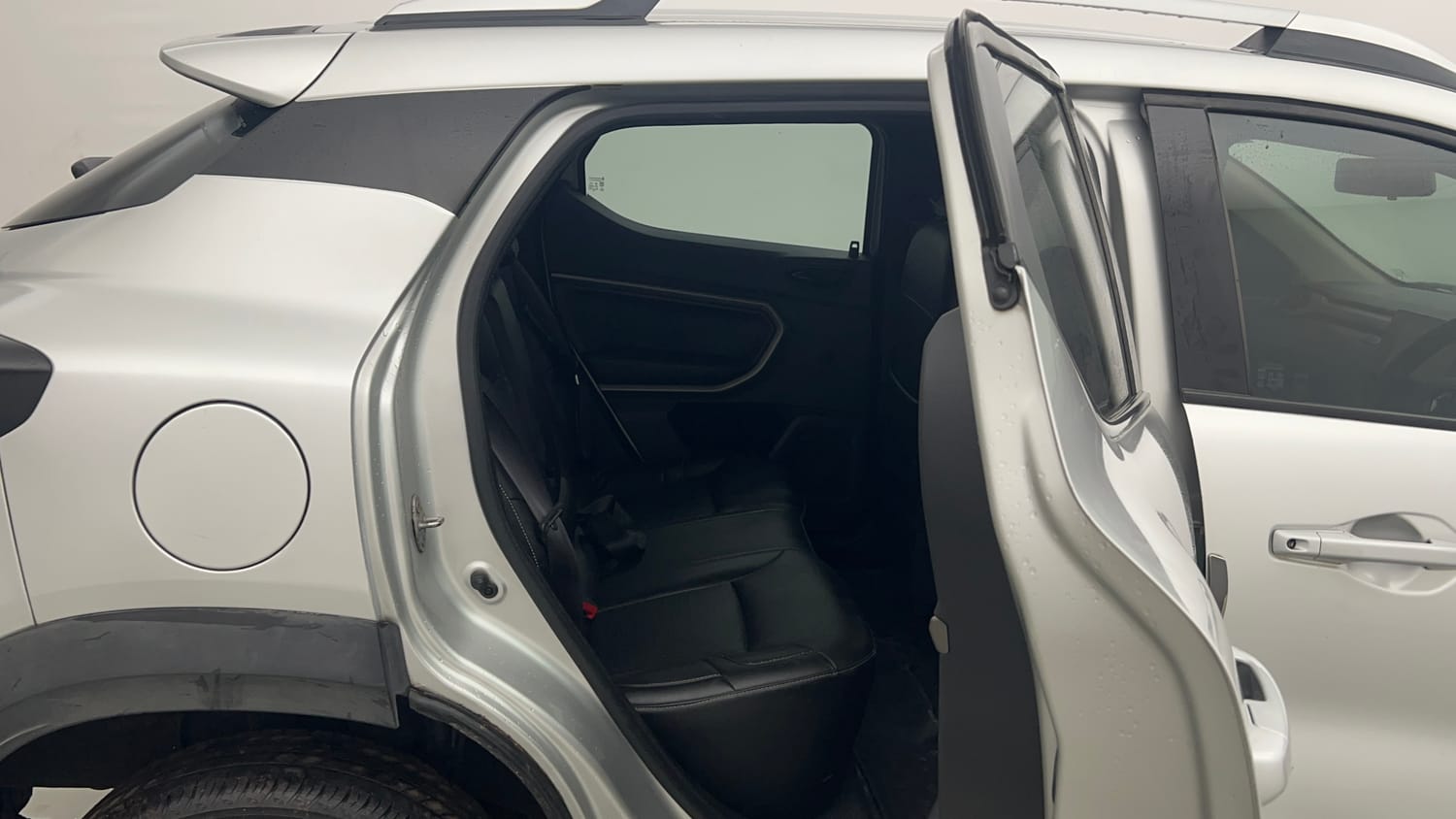 Used 2022 Renault Kiger RXZ AMT Petrol Automatic interior RIGHT SIDE REAR DOOR CABIN VIEW