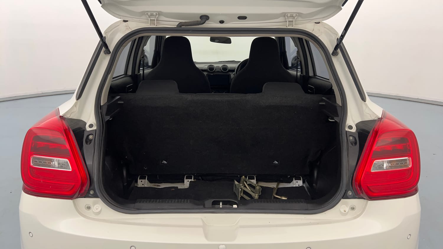 Used 2020 Maruti Suzuki Swift LXi Petrol Manual interior DICKY INSIDE VIEW