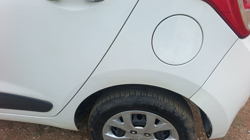 Used 2014 Hyundai Grand i10 Sportz 1.2 Kappa VTVT Petrol Manual dents MINOR SCRATCH